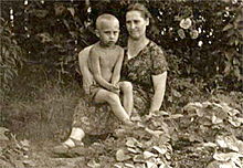 Description: Description: Description: Description: Description: Description: http://upload.wikimedia.org/wikipedia/commons/thumb/9/99/Vladimir_Putin_with_his_mother.jpg/220px-Vladimir_Putin_with_his_mother.jpg